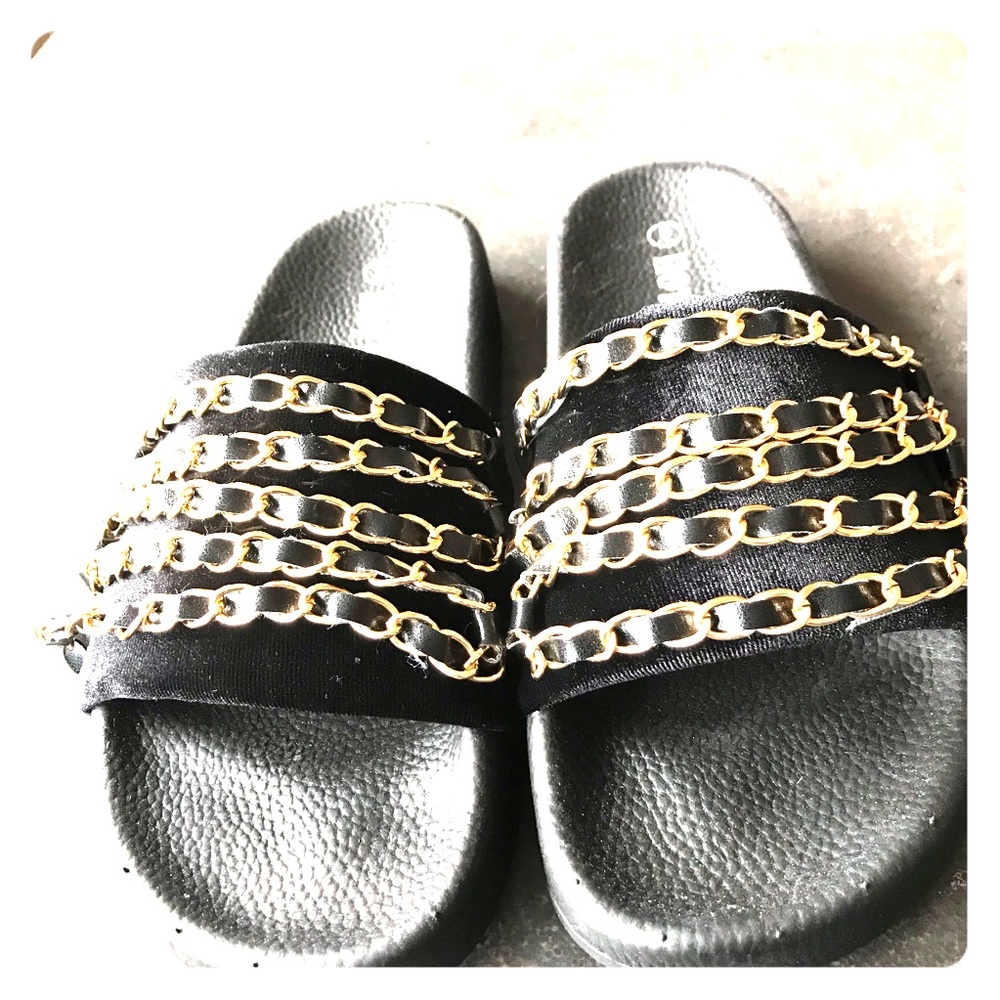 Hot kiss flip flops brand new size 6